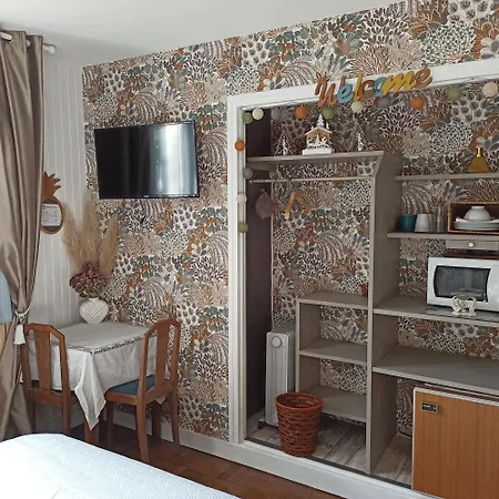 לינה וארוחת בוקר 2 D'hotes Au Bord De L'eure - 1 Lit Double Et 1 Lit Simple-3 Pers- Sanitaire Commun *